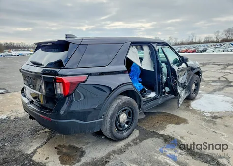 2025 Ford Explorer Police Interceptor from USA, damaged, VIN 1FM5K8AW4SGA84413